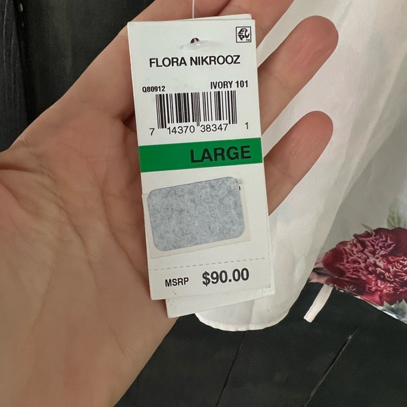 Flora Nikrooz floral romantic lace trimmed robe - Picture 10 of 10